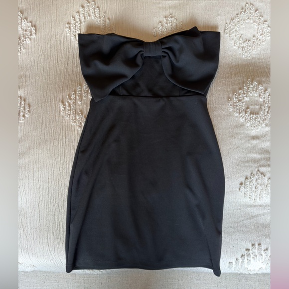 Dresses & Skirts - Black Bow Mini Dress